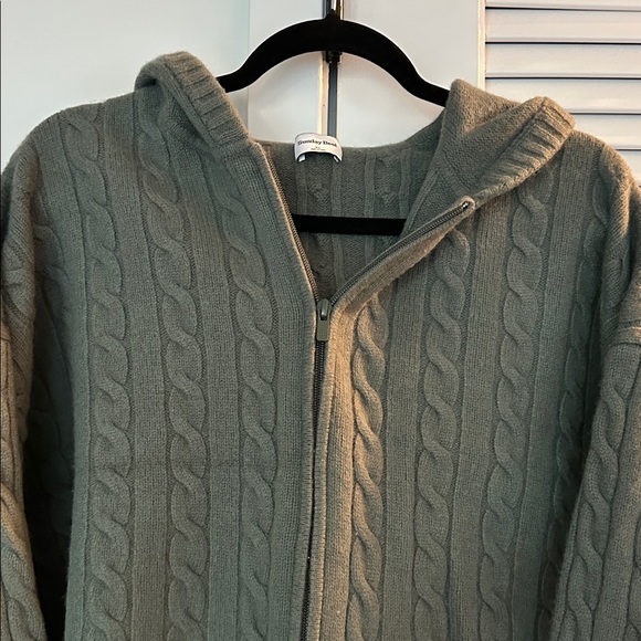 Aritizia Sunday Best Cropped Zipup - Picture 2 of 3